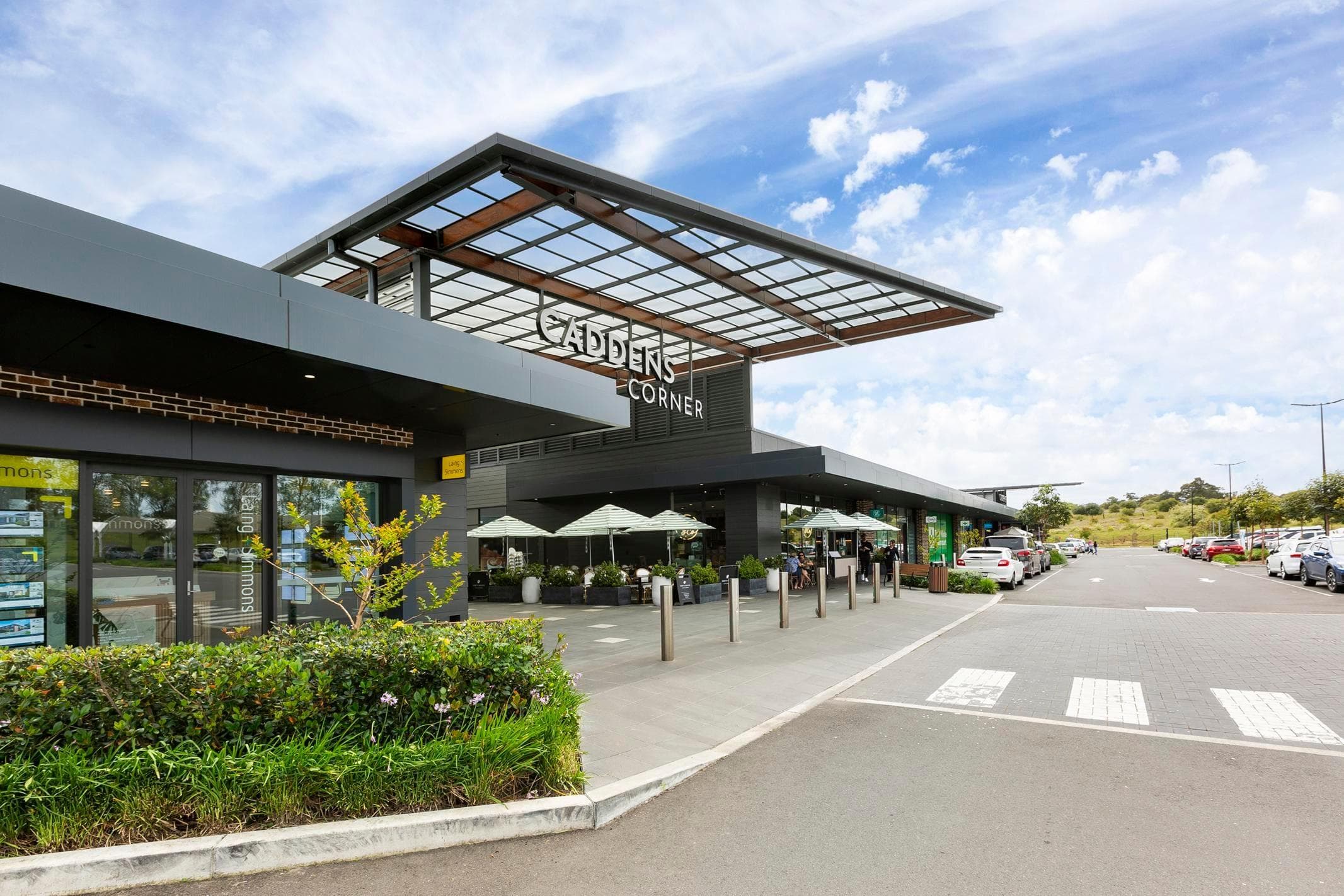 Caddens Corner Shopping Centre façade with ALPOLIC™ NC/A1 aluminium cladding