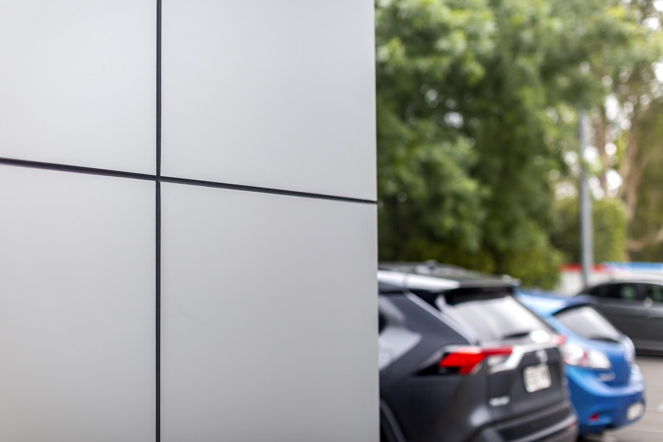 Close-up of ALPOLIC™ façade panel joints in Medium Grey Metallic at Dapto Medical Centre