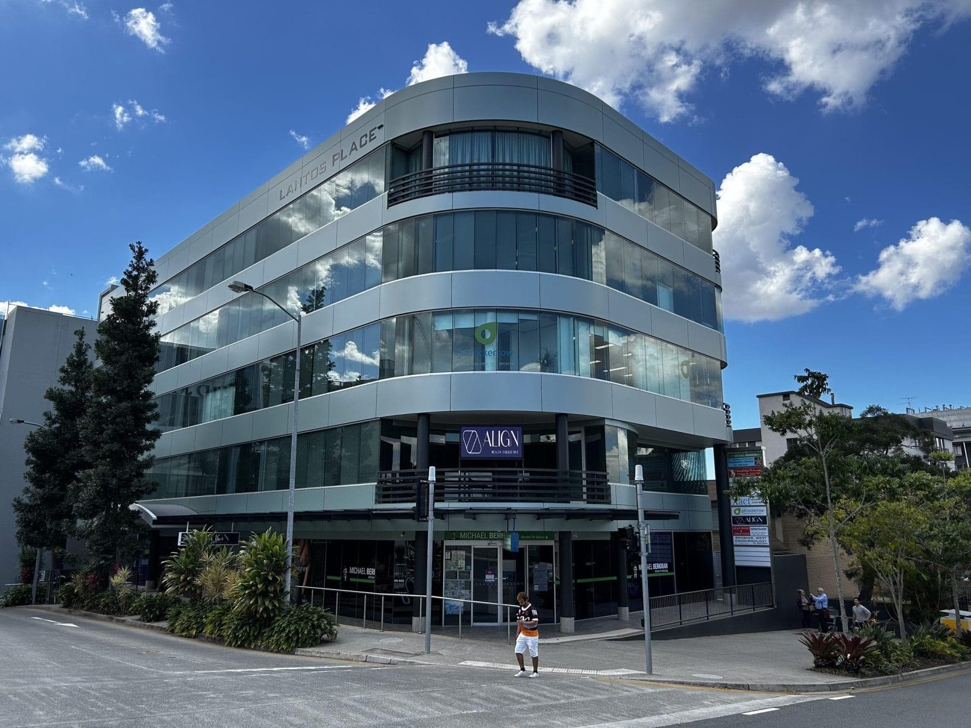Mitsubishi ALPOLIC NC/A1 DtS non-combustible aluminium composite cladding cladding on façade of Lantos Place in Indooroopilly, QLD.