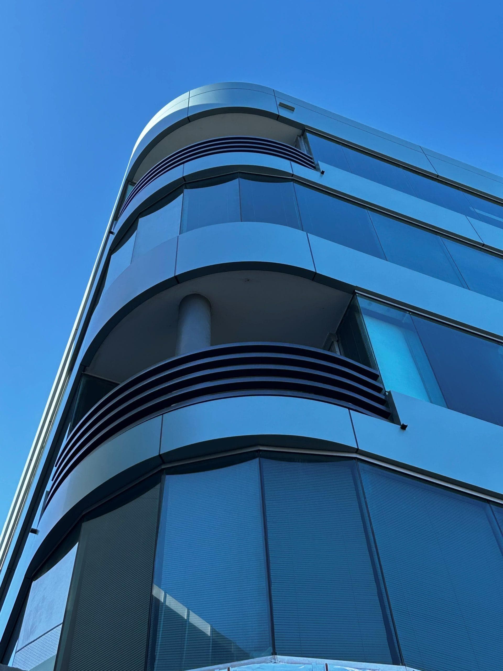 Mitsubishi ALPOLIC NC/A1 DtS non-combustible aluminium composite cladding cladding on façade of Lantos Place in Indooroopilly, QLD.