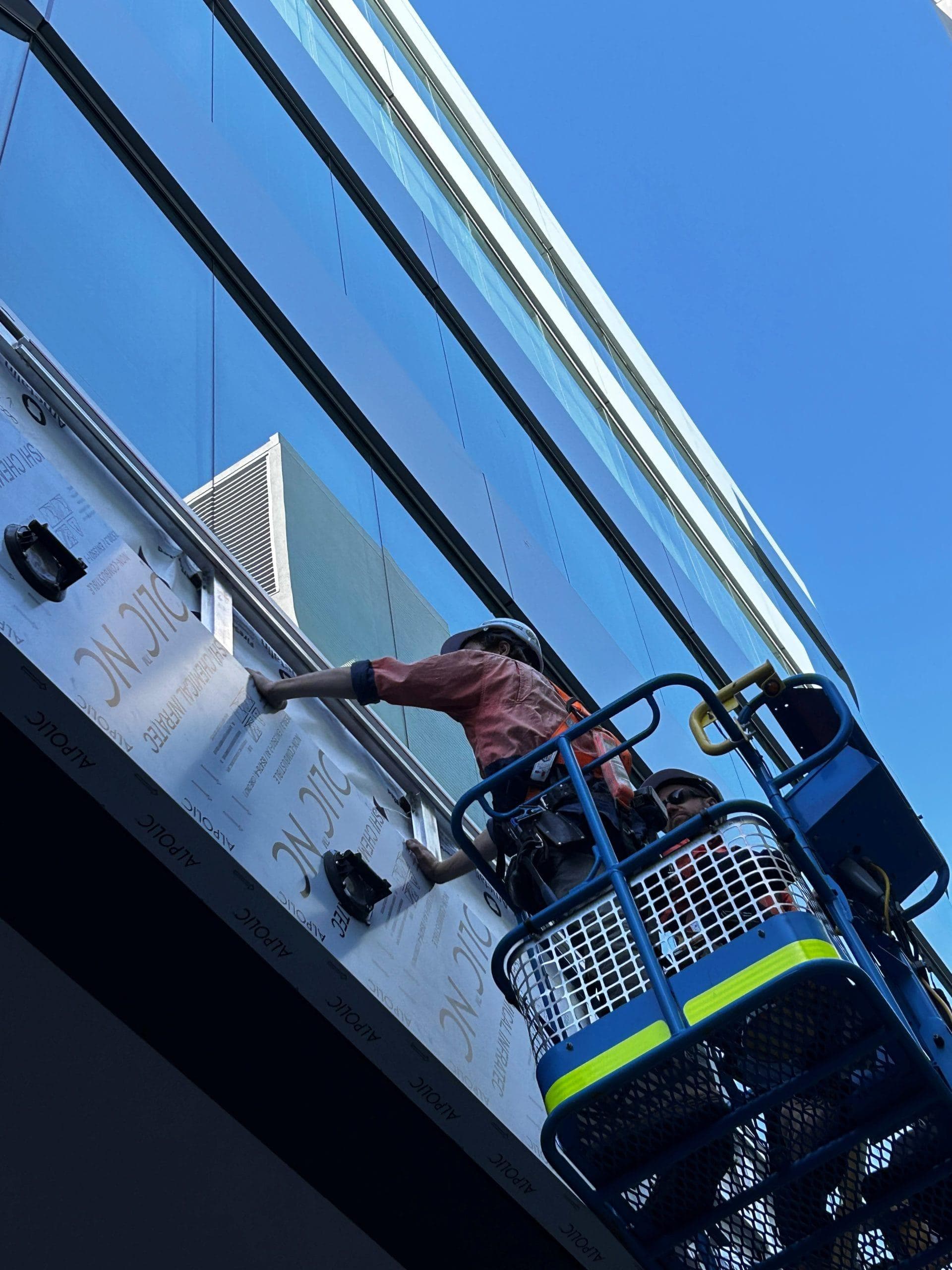 Mitsubishi ALPOLIC NC/A1 DtS non-combustible aluminium composite cladding cladding on façade of Lantos Place in Indooroopilly, QLD.