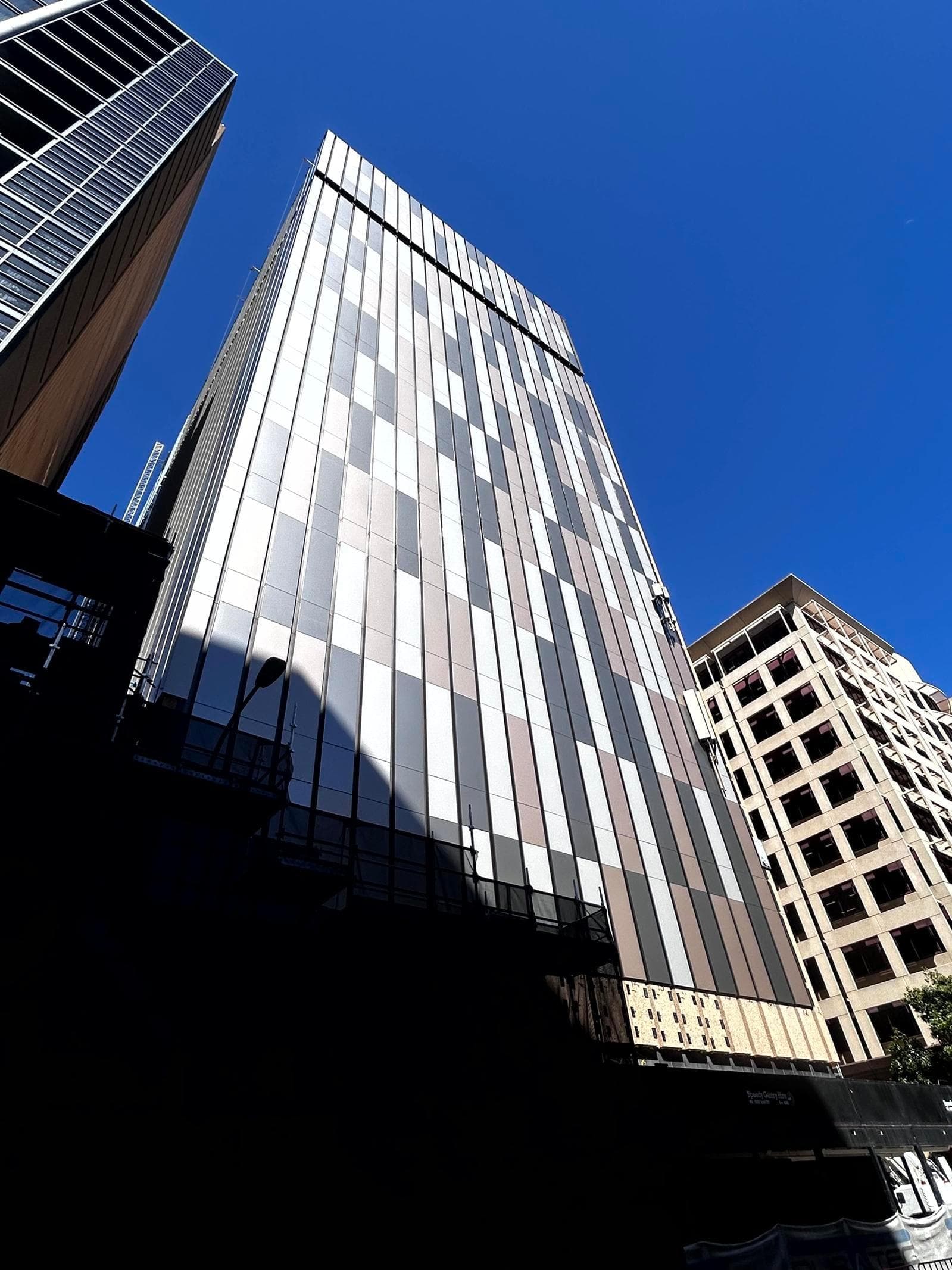 Detail view of ALPOLIC™ NC/A1 recladding system on Telstra Waymouth infrastructure building