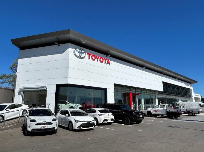 Toyota dealership exterior showcasing ALPOLIC™ architectural cladding and modern entry frontage