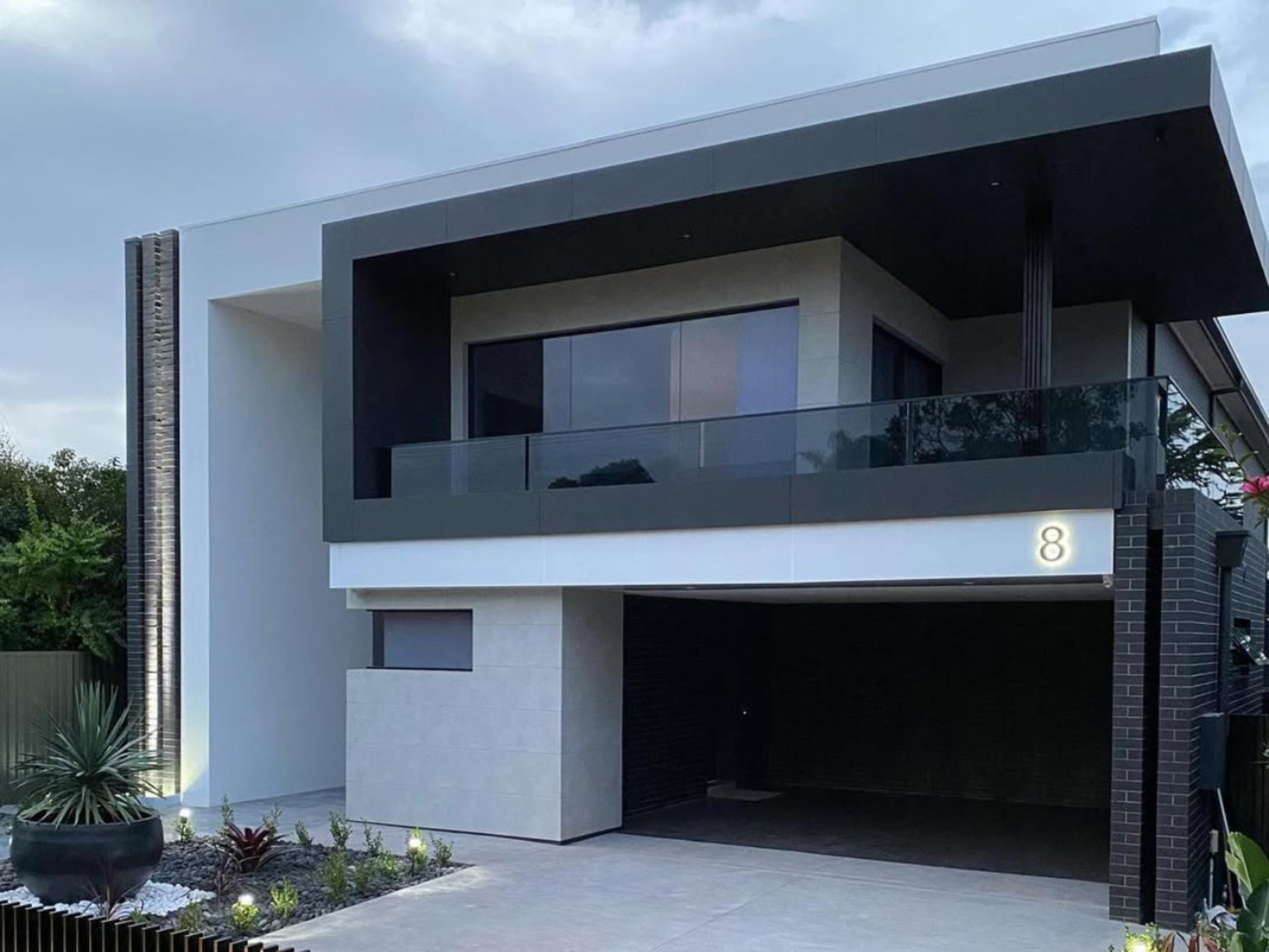 Contemporary Australian home façade featuring ALPOLIC™ aluminium cladding specified by Network Architectural