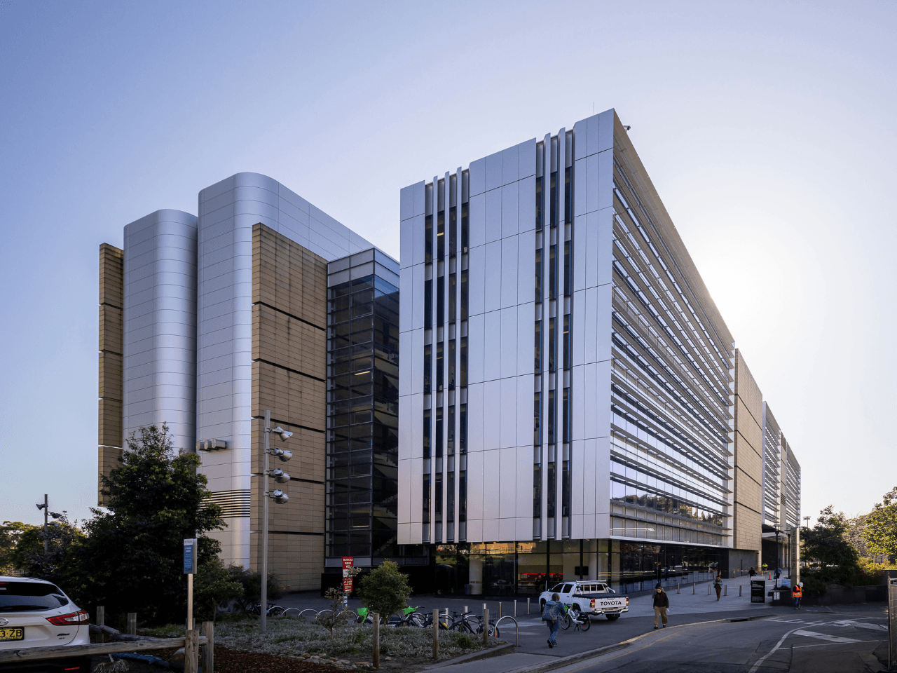 Charles Perkins Centre at the University of Sydney reclad with ALPOLIC™ NC/A1 non-combustible mineral core aluminium cladding